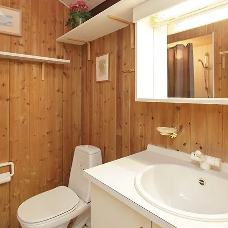 Vakantiehuis Three-bedroom In 3 *