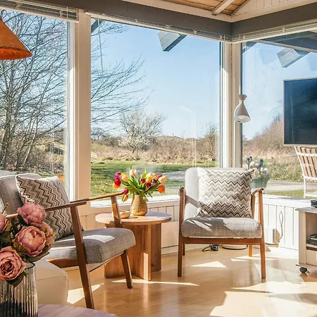 Three-bedroom In 3 *
