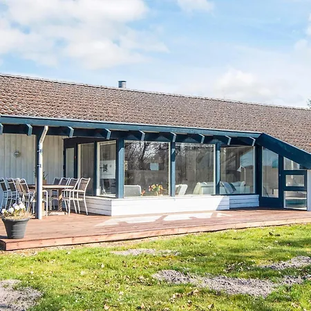 10 Person In Bindslev-by Traum Bindslev