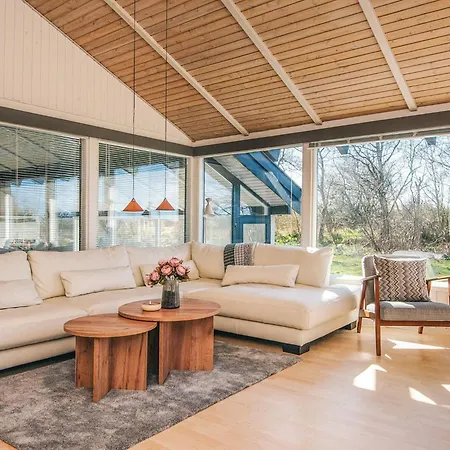 Holiday home Three-bedroom In 3 *