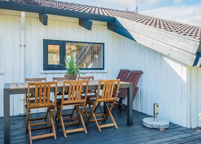 10 Person In Bindslev-by Traum
